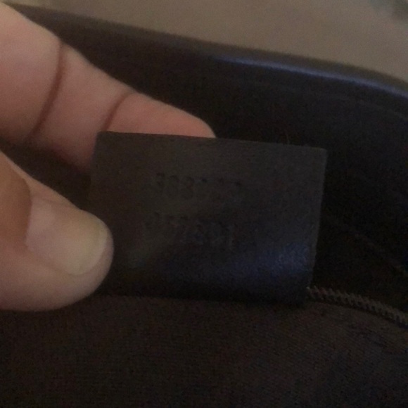 Gucci EUC Tote Handbag comes with crossbody strap - Picture 6 of 7